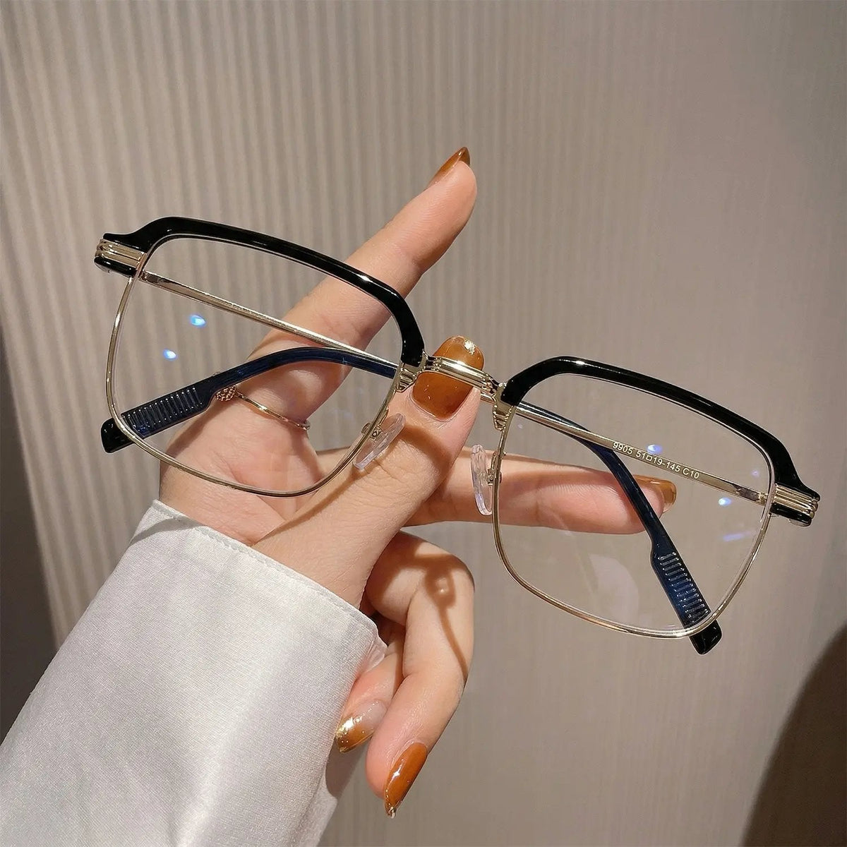 Letný výpredaj🔥Posledný deň akcia: 60% zľava 👓 Oneswear® ✨ Samonastaviteľné HD okuliare na čítanie🐟4️⃣8️⃣